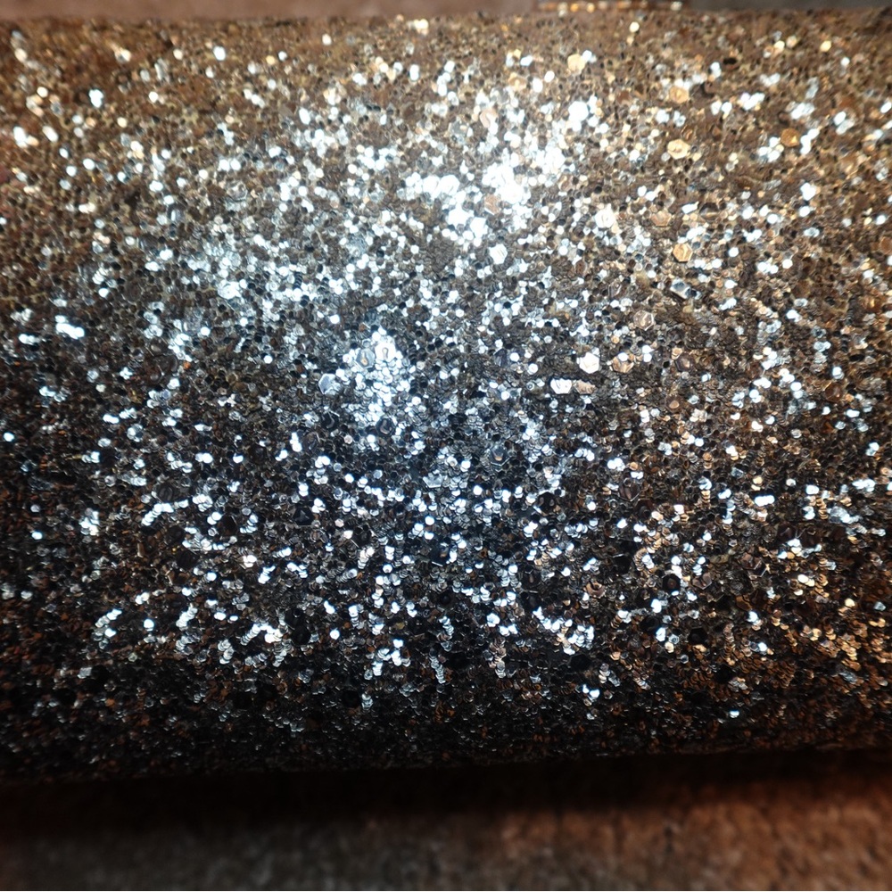 Elegant Silver Glitter Clutch - Picture 6 of 9